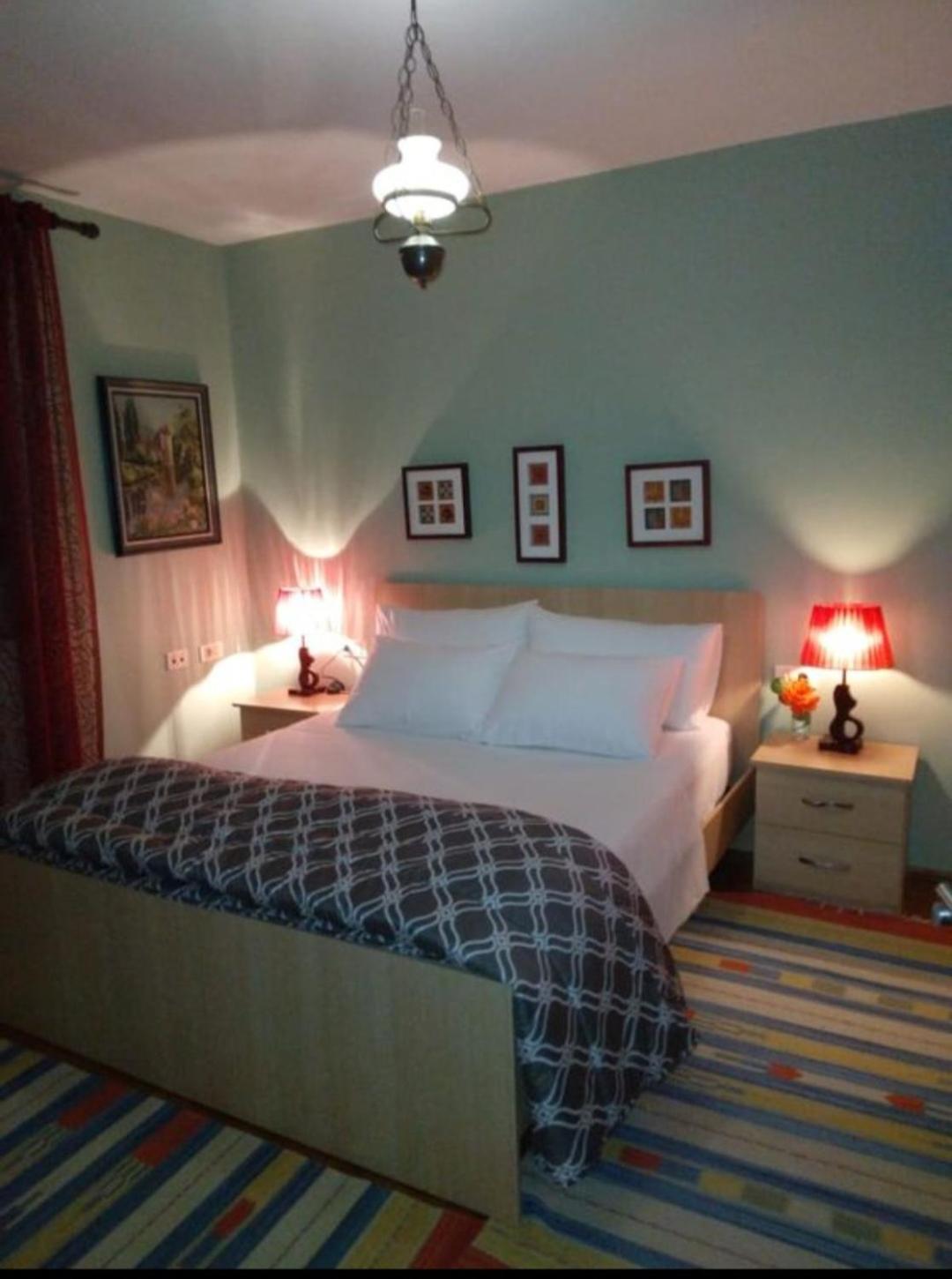Cozy apartment, near US Embassy!