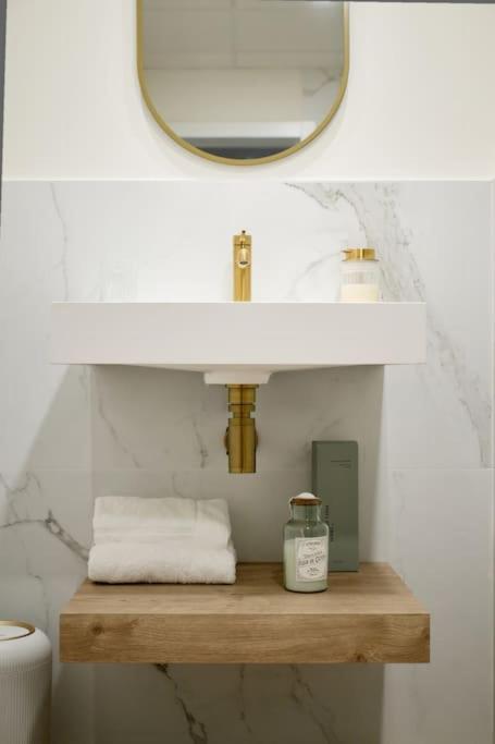 Romantic Apartment N6 Oceanografico Virkin Suites