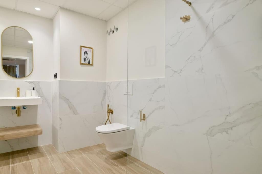 Romantic Apartment N6 Oceanografico Virkin Suites