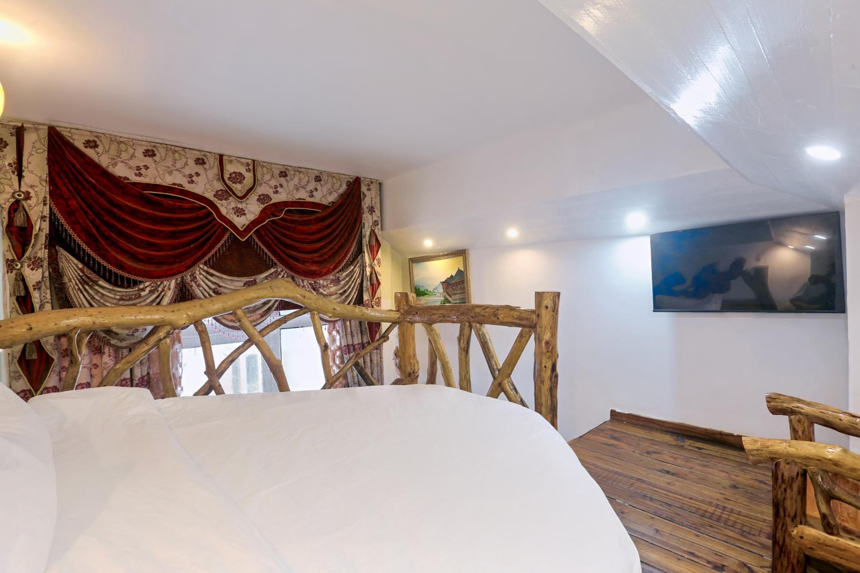 Zhoujia Hostel