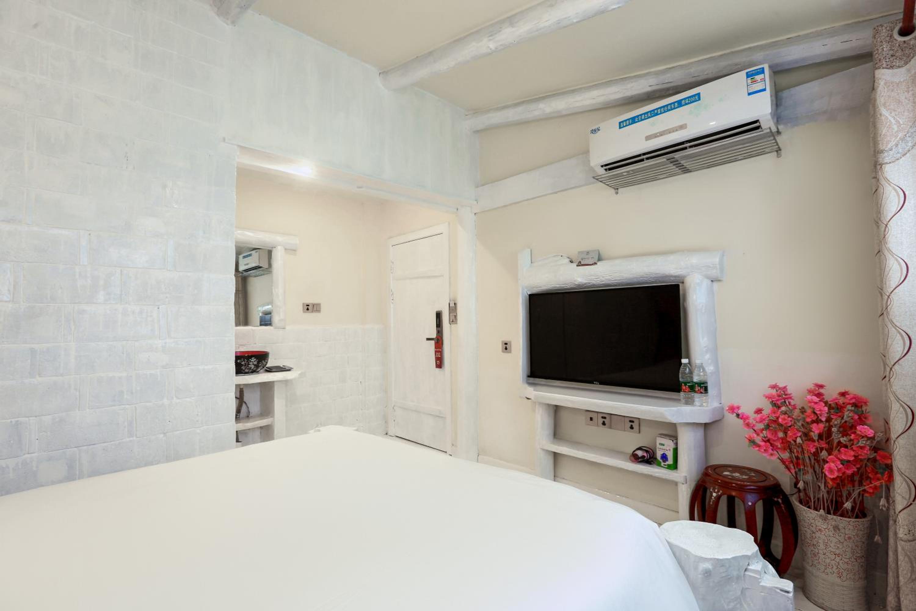 Zhoujia Hostel