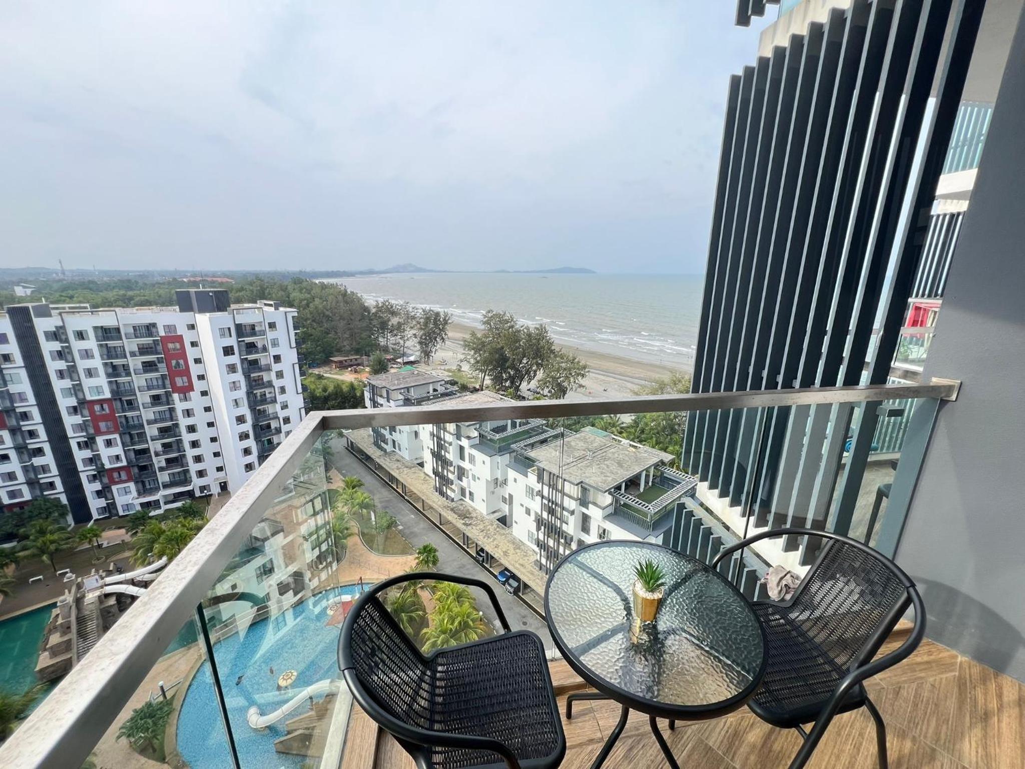 VitaminSEA5 Seaview 6PAX Studio Netflix A-13-3
