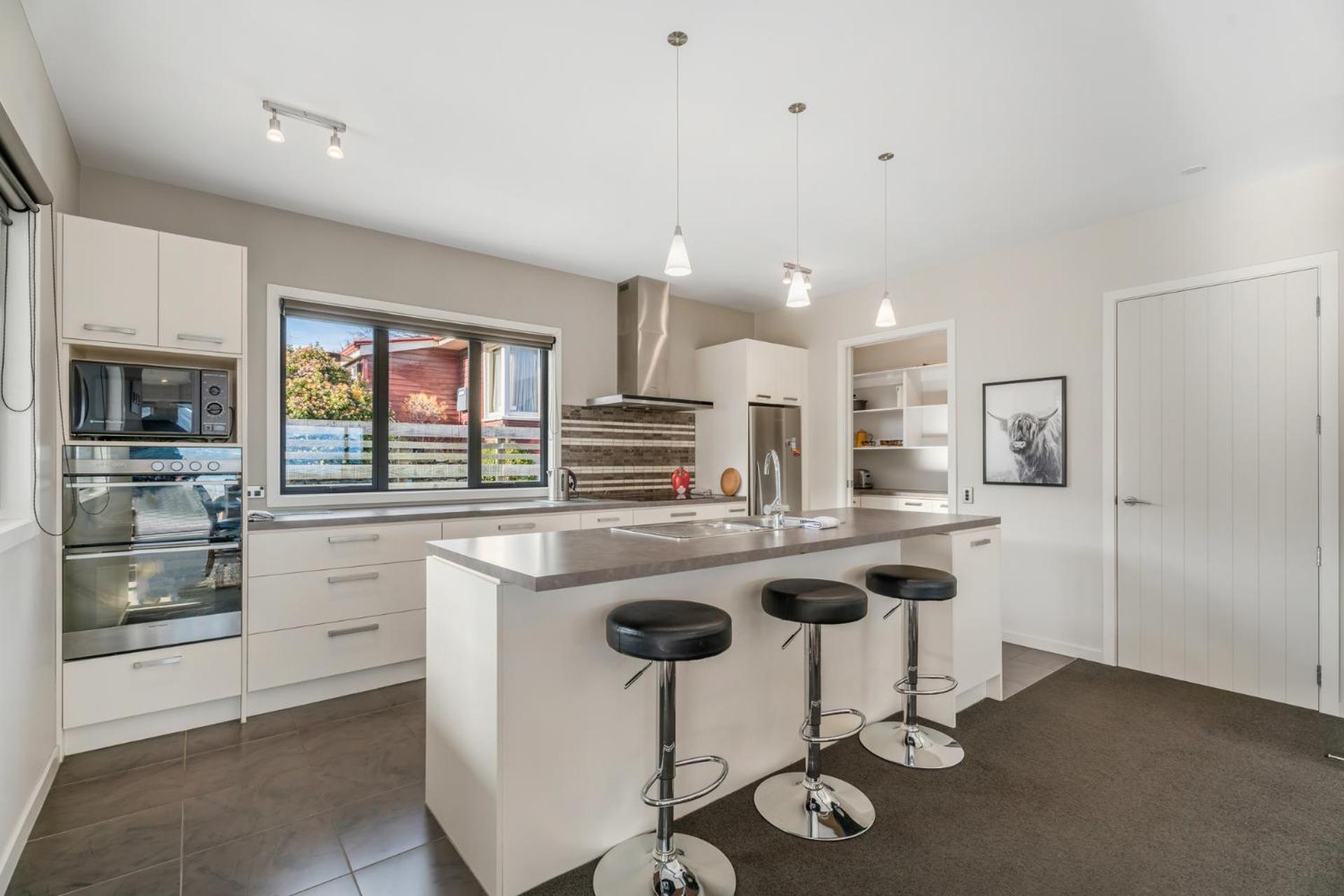 Frankton Arm Vista - Queenstown Holiday Home view 5