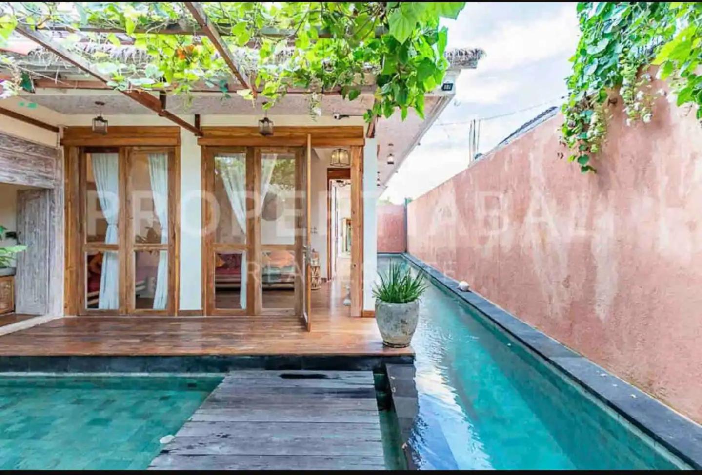 Villa Pisces - 2 Bedrooms Villa with Private Pool at Kerobokan