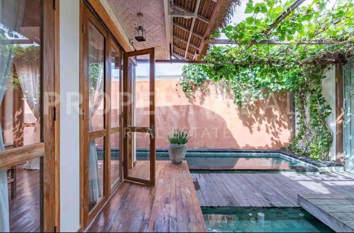 Villa Pisces - 2 Bedrooms Villa with Private Pool at Kerobokan