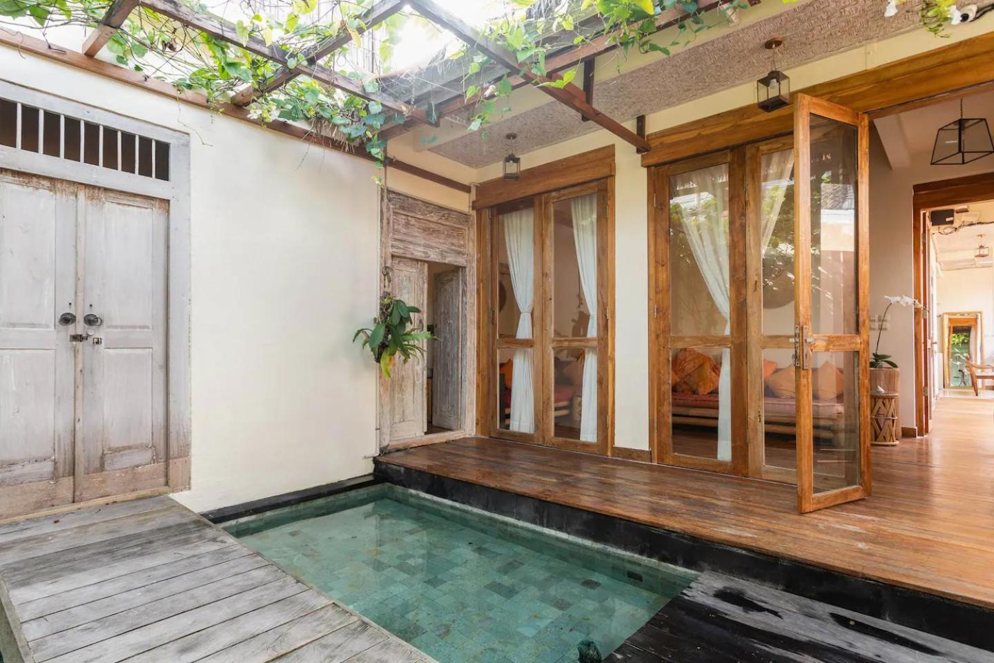 Villa Pisces - 2 Bedrooms Villa with Private Pool at Kerobokan