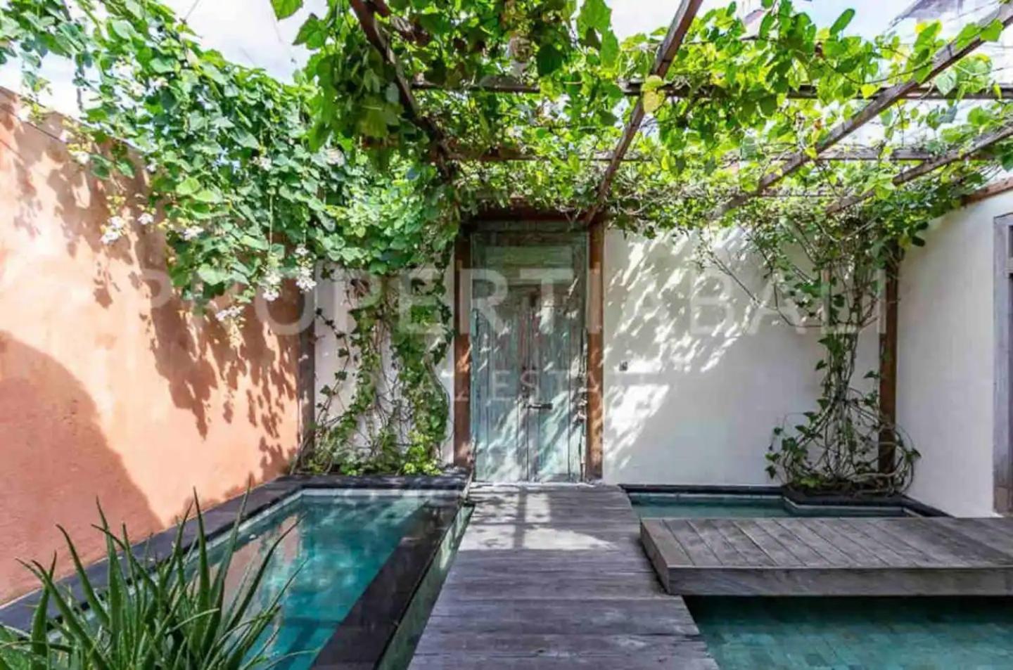 Villa Pisces - 2 Bedrooms Villa with Private Pool at Kerobokan