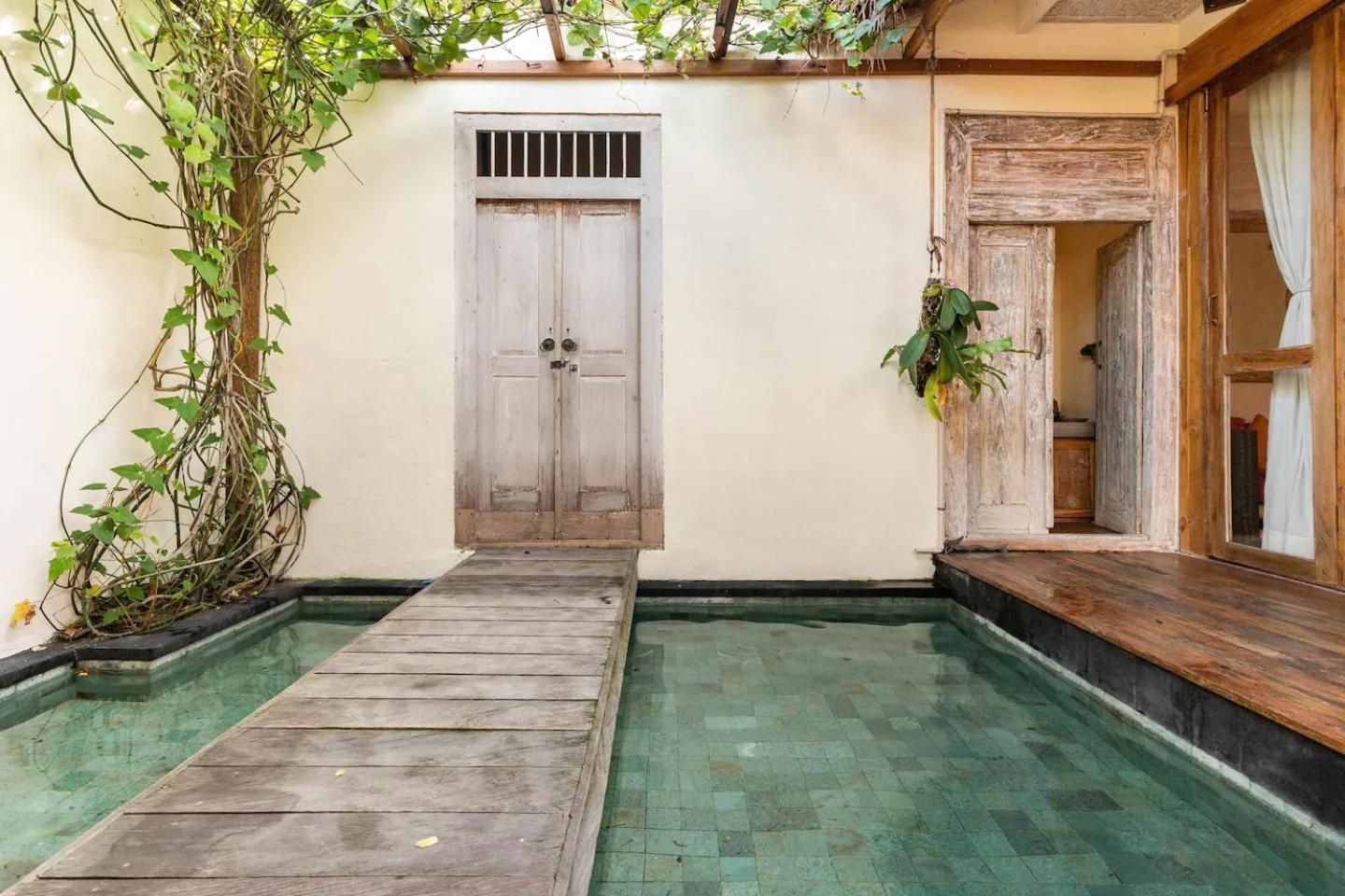 Villa Pisces - 2 Bedrooms Villa with Private Pool at Kerobokan