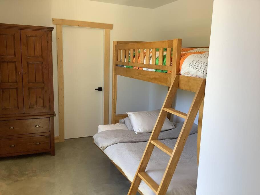 Flo inn