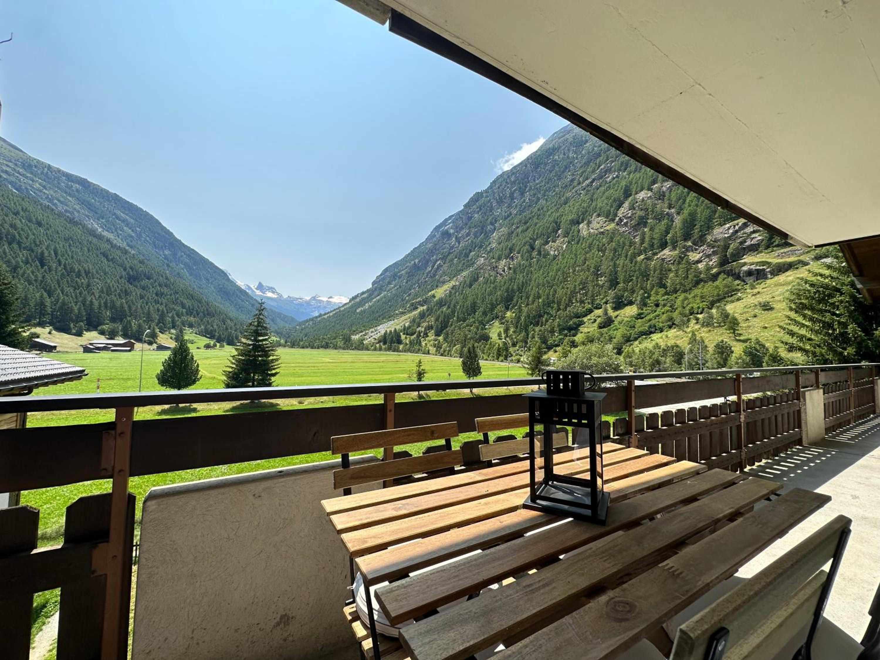 Mountain Majesty Apartment with Stunning Views