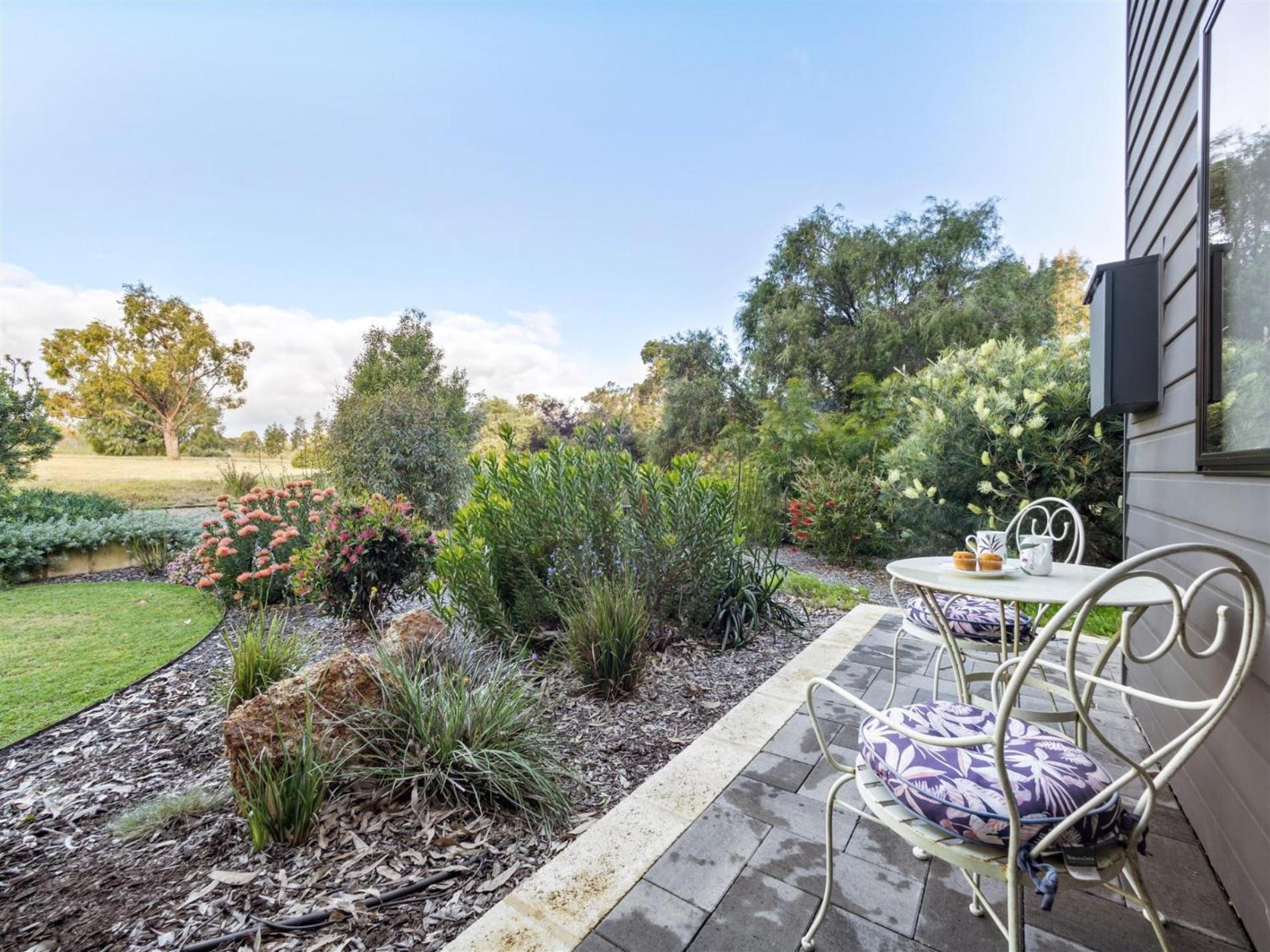 Vines & Stars - Amongst The Vines - Private Luxury view 3