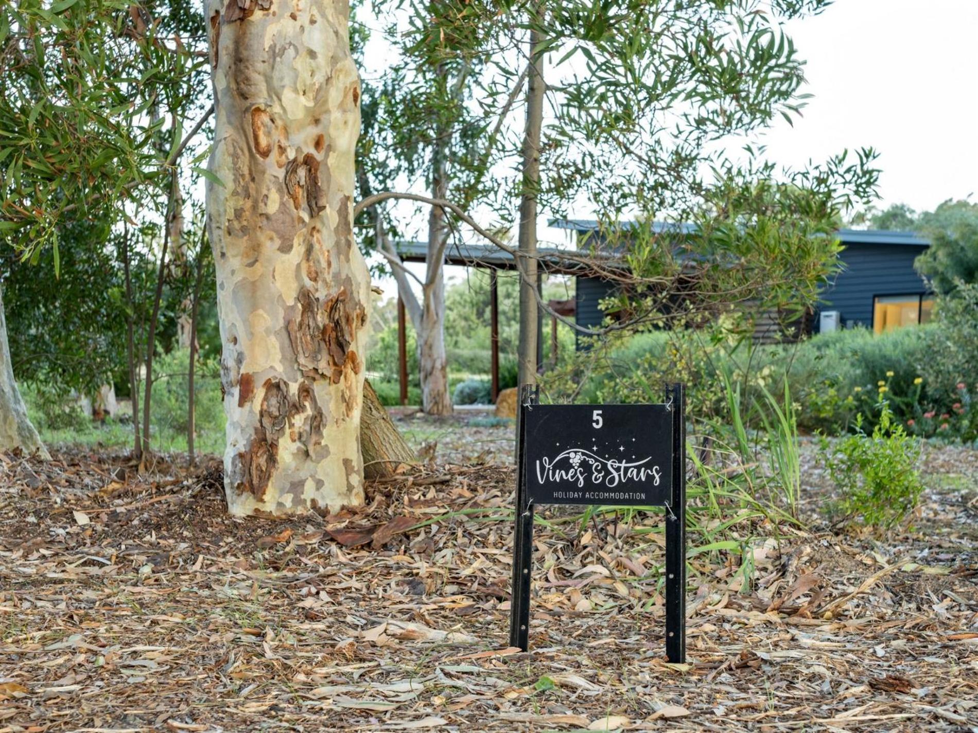 Vines & Stars - Amongst The Vines - Private Luxury view 2