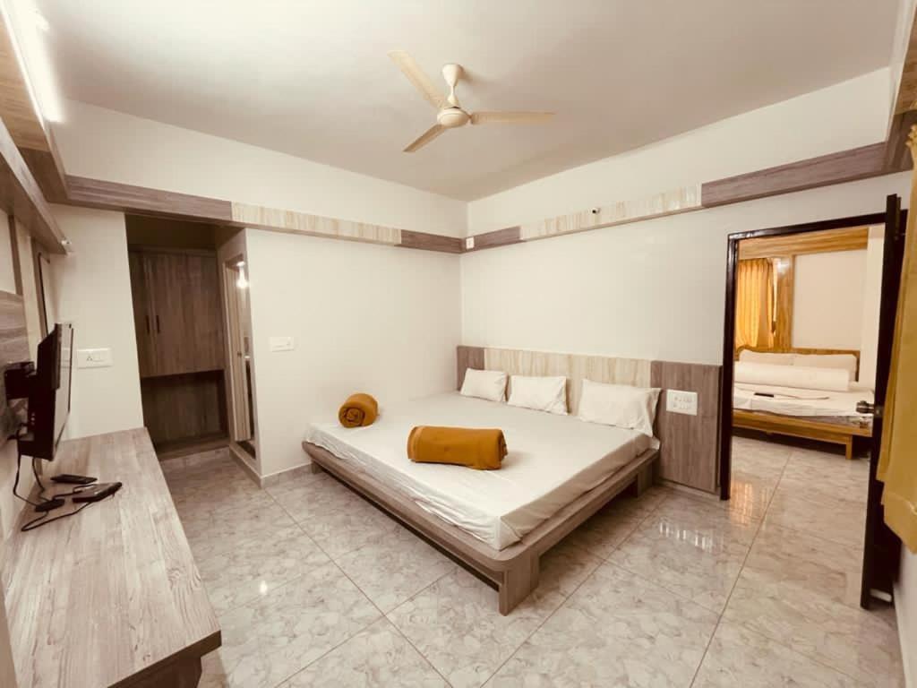 S Silver suites view 4