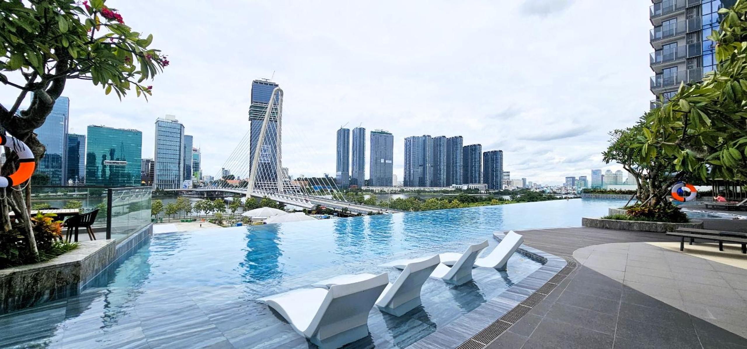 KN Holiday In Metropole Thu Thiem