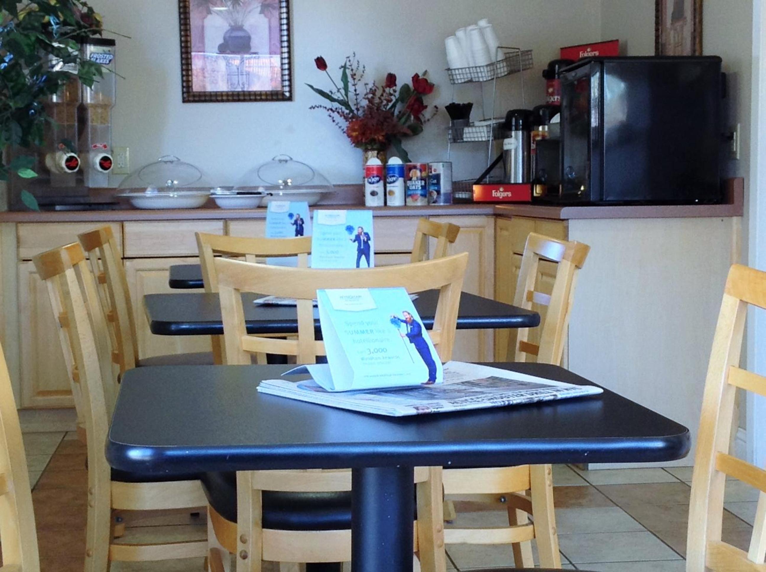 Longview Vacations - Knights Inn Longview - Property Image 4