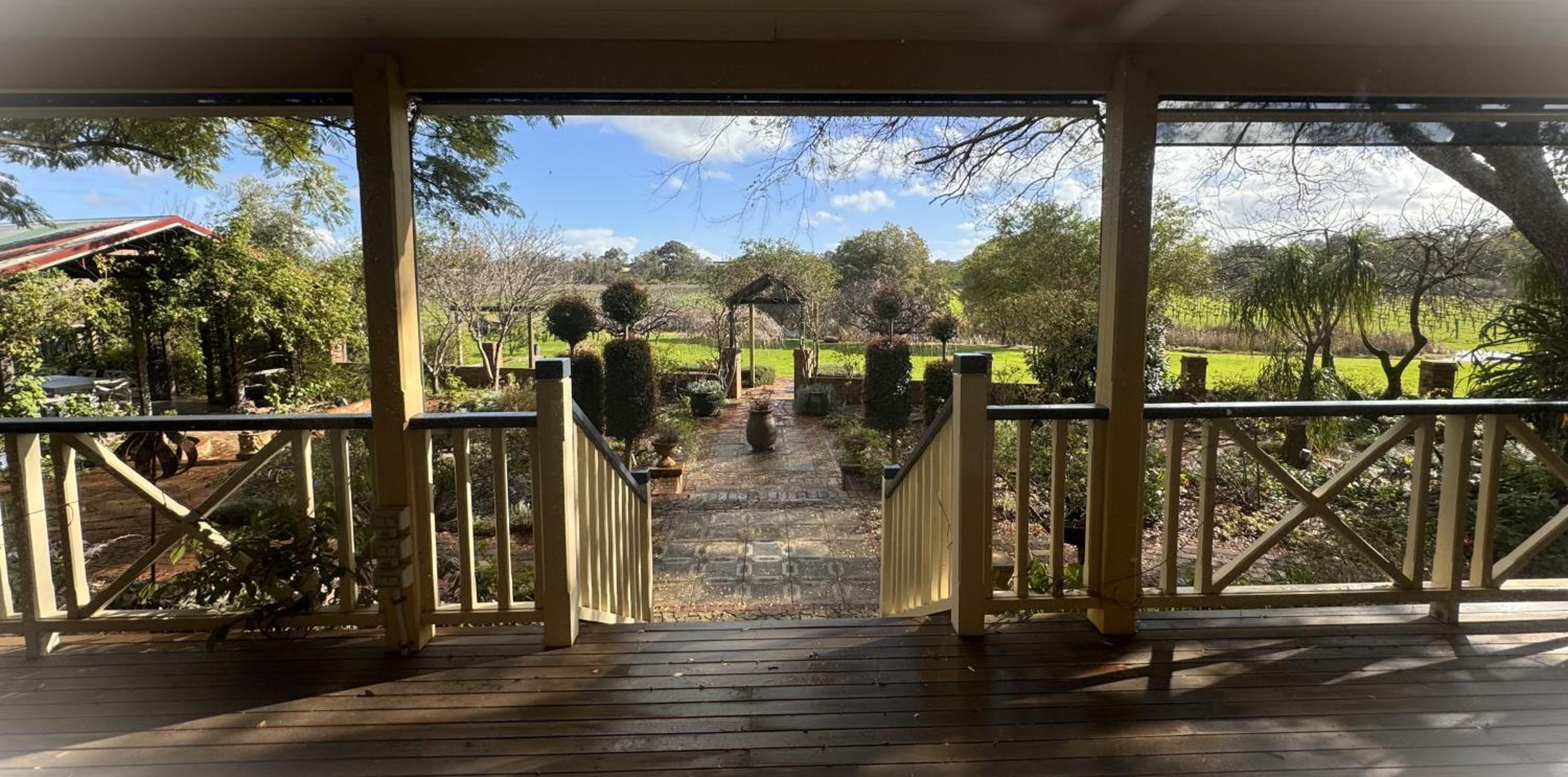 Barrett Lane Homestead