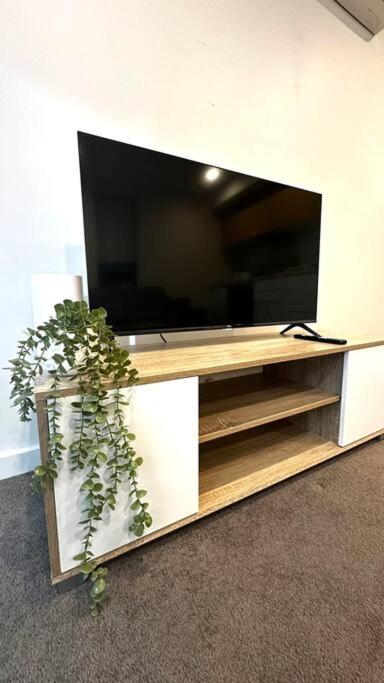 Cosy 2BRs Apartment on Balfours Free WI-FI