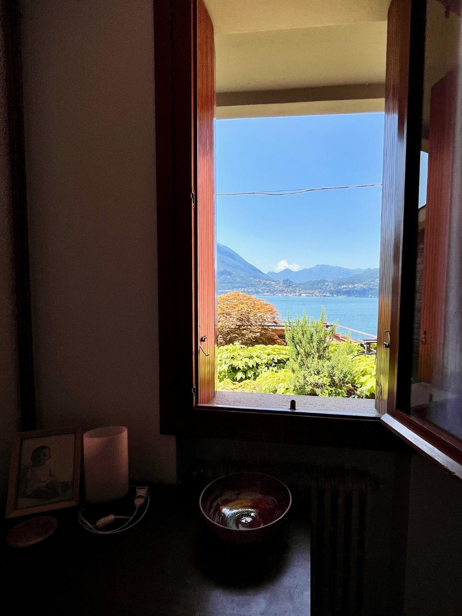 Villa NELLA VARENNA back to 70' view 4