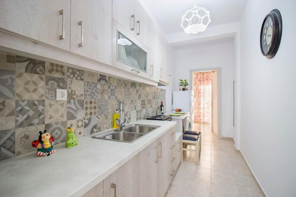 House of Flowers near beach photo 2