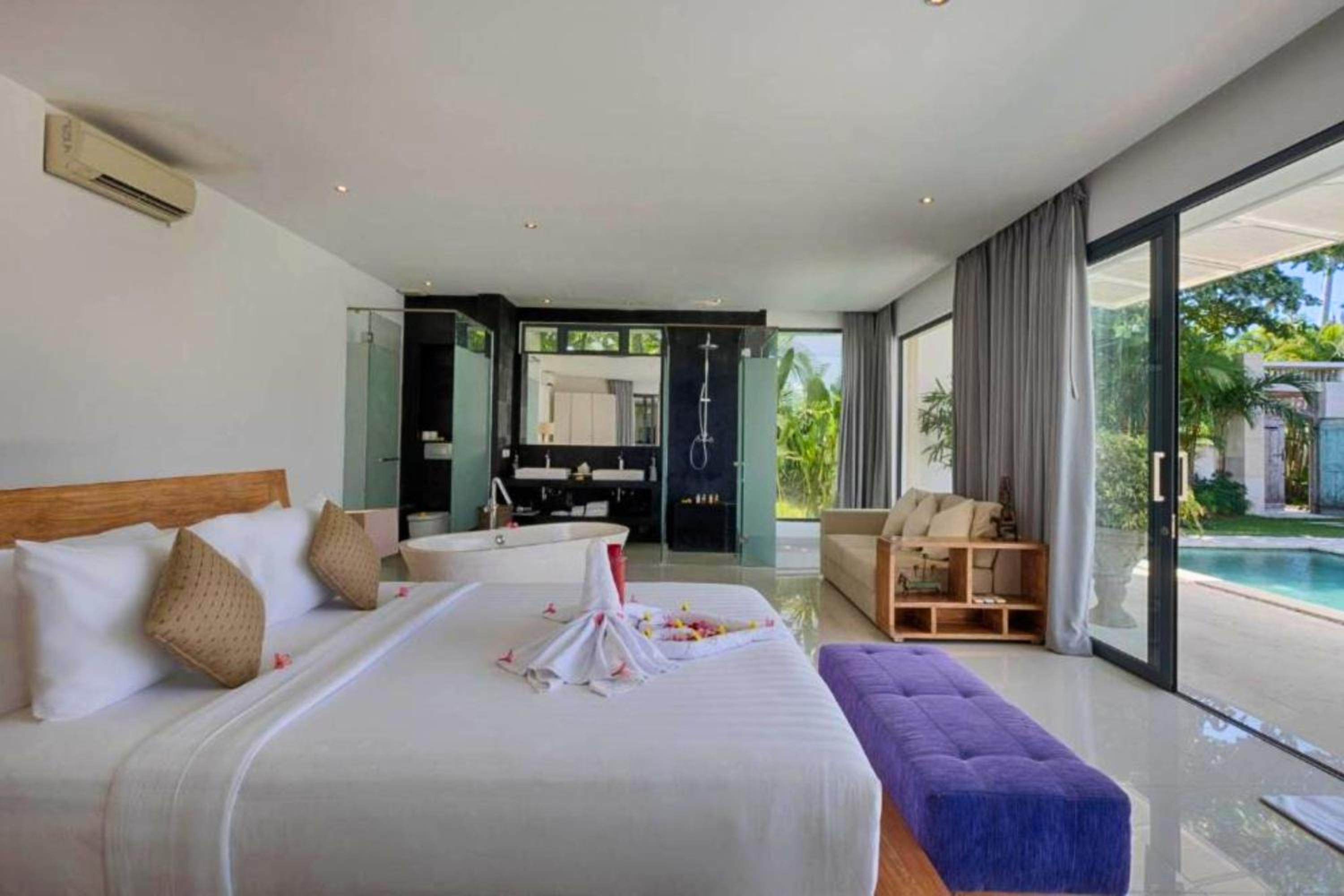 Andani Modern 3BR Private Pool Villa view 3
