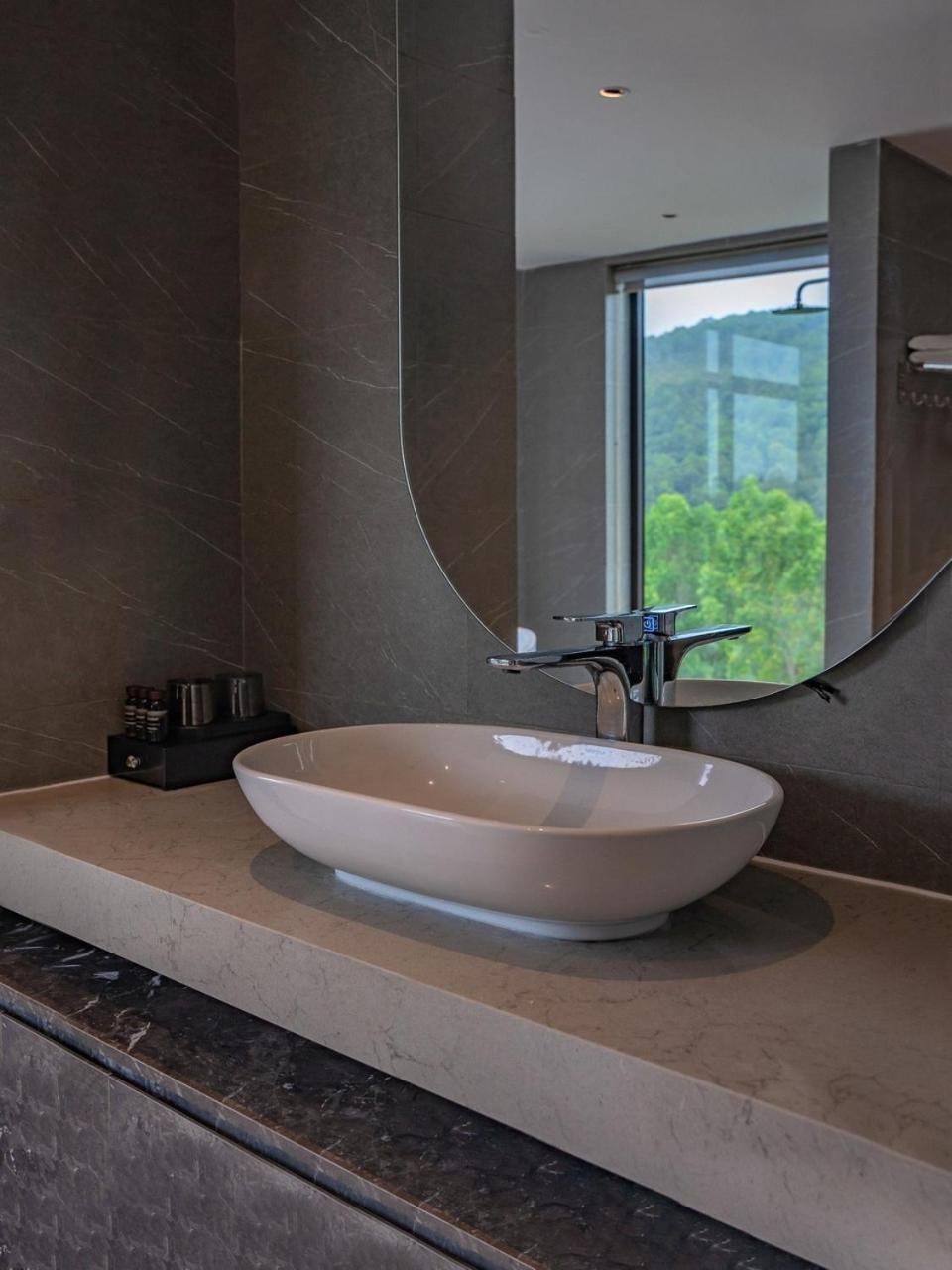 Chuỗi Villa Đẳng cấp 19 ngủ - Bể bơi riêng - sân vườn - Trung tâm Bãi Cháy view 2