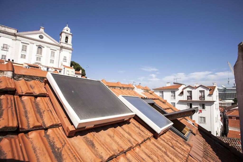 Alfama I, eco-penthouse with view & french balcony view 4
