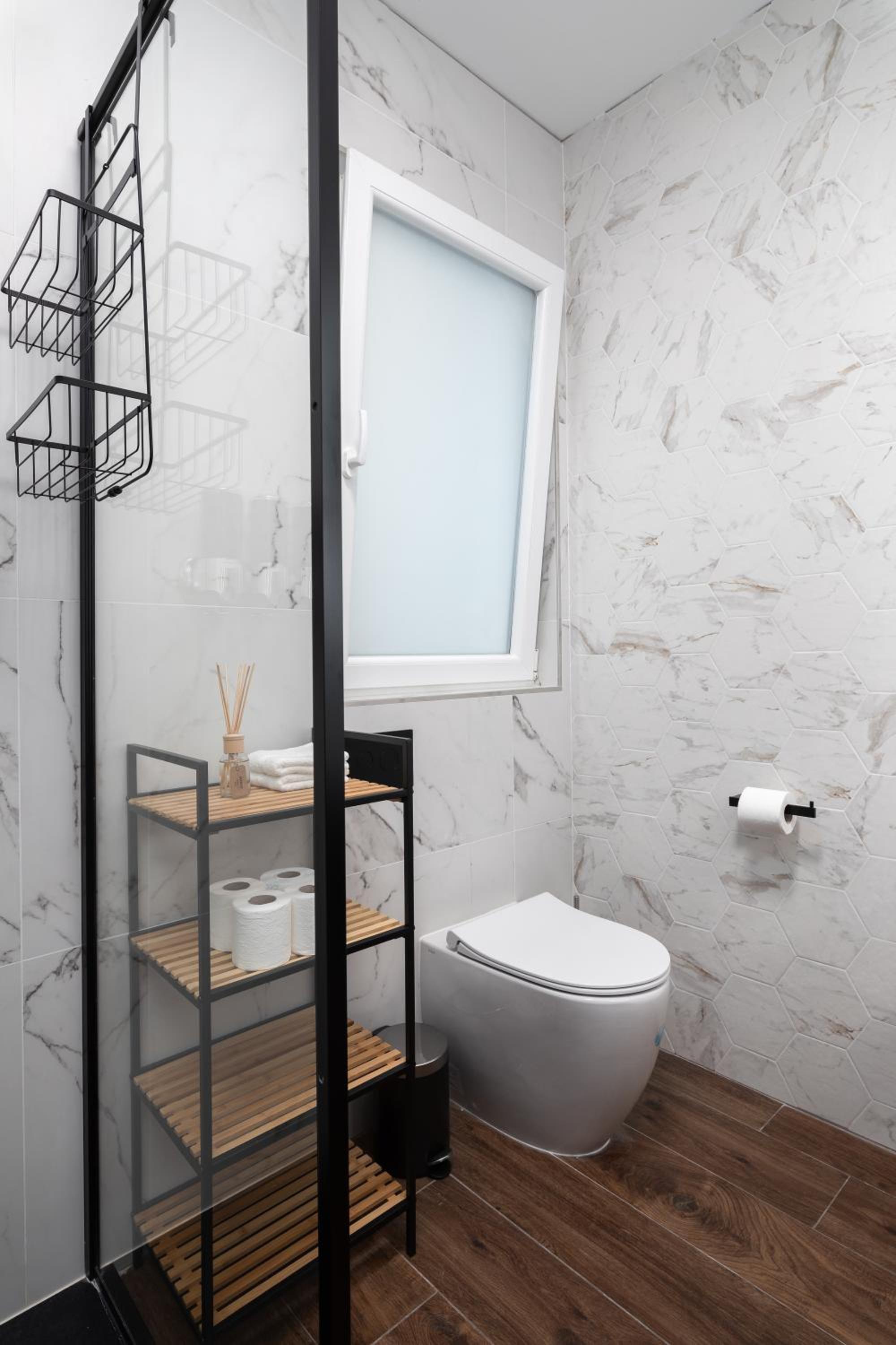 Modern 2BR Cosy Apartment with Large Terrace - Close to Manoel Island & Tigne Shopping Mall