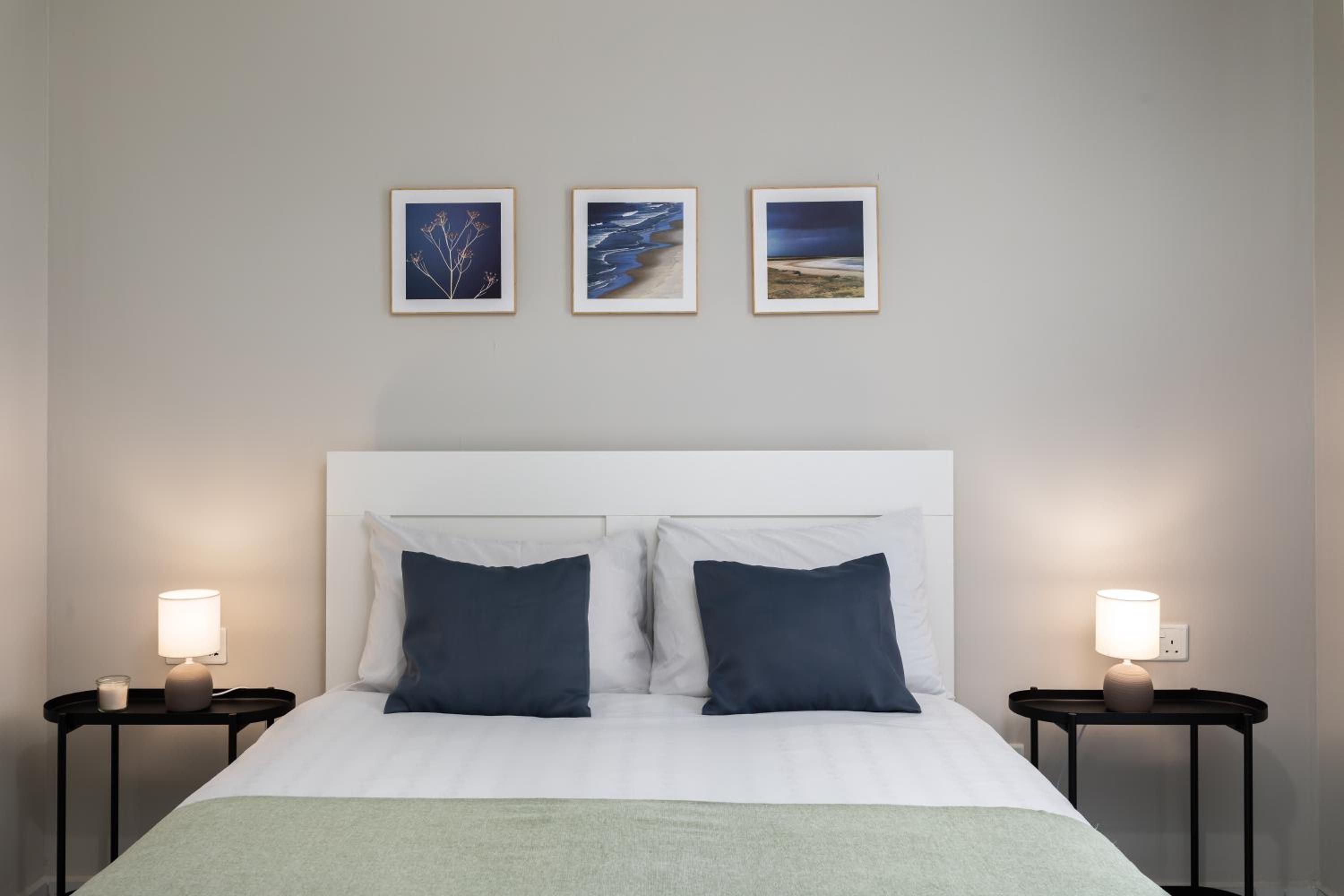 Modern 2BR Cosy Apartment with Large Terrace - Close to Manoel Island & Tigne Shopping Mall