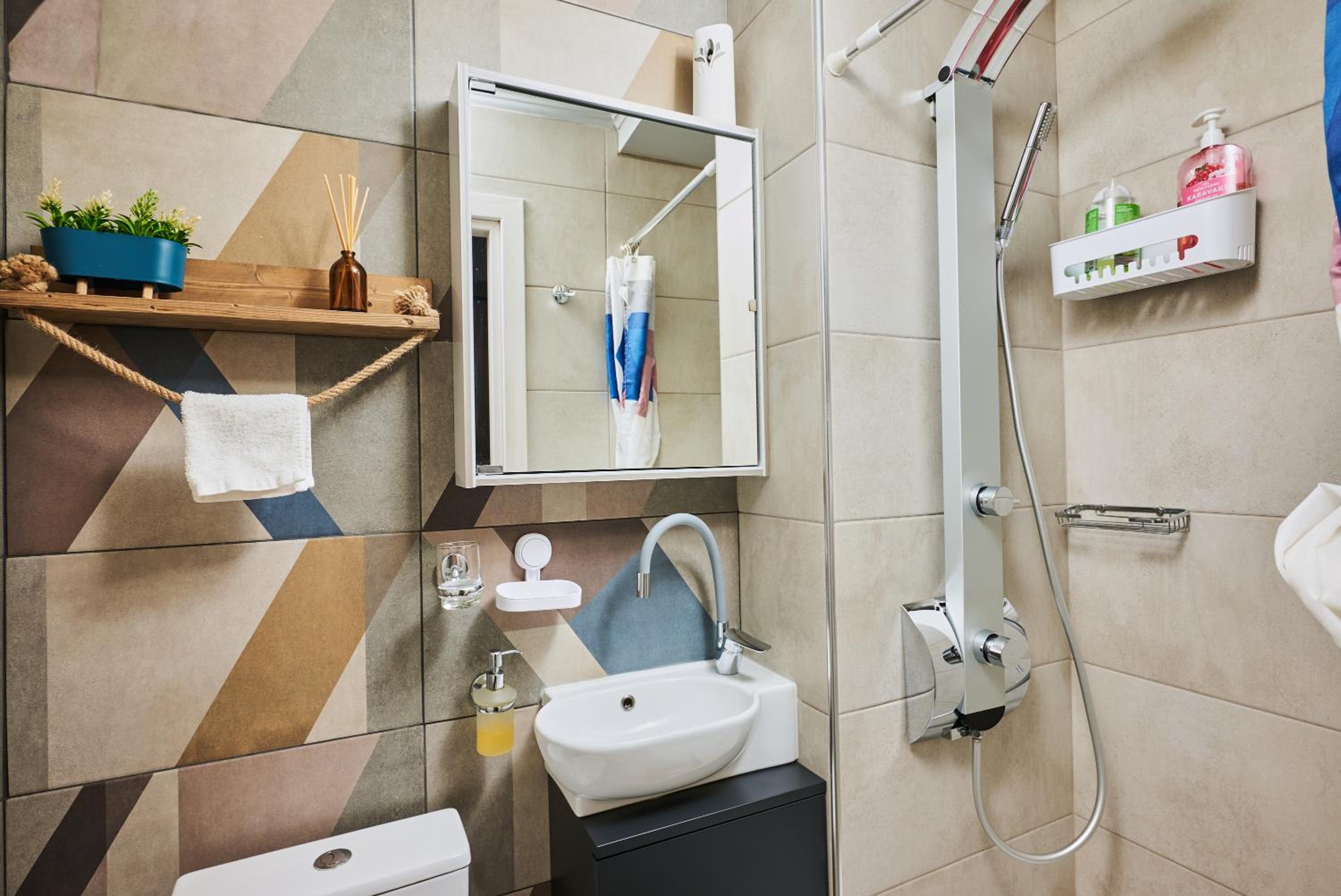 VM CENTRAL STUDIO en Heraklio Town — bathroom