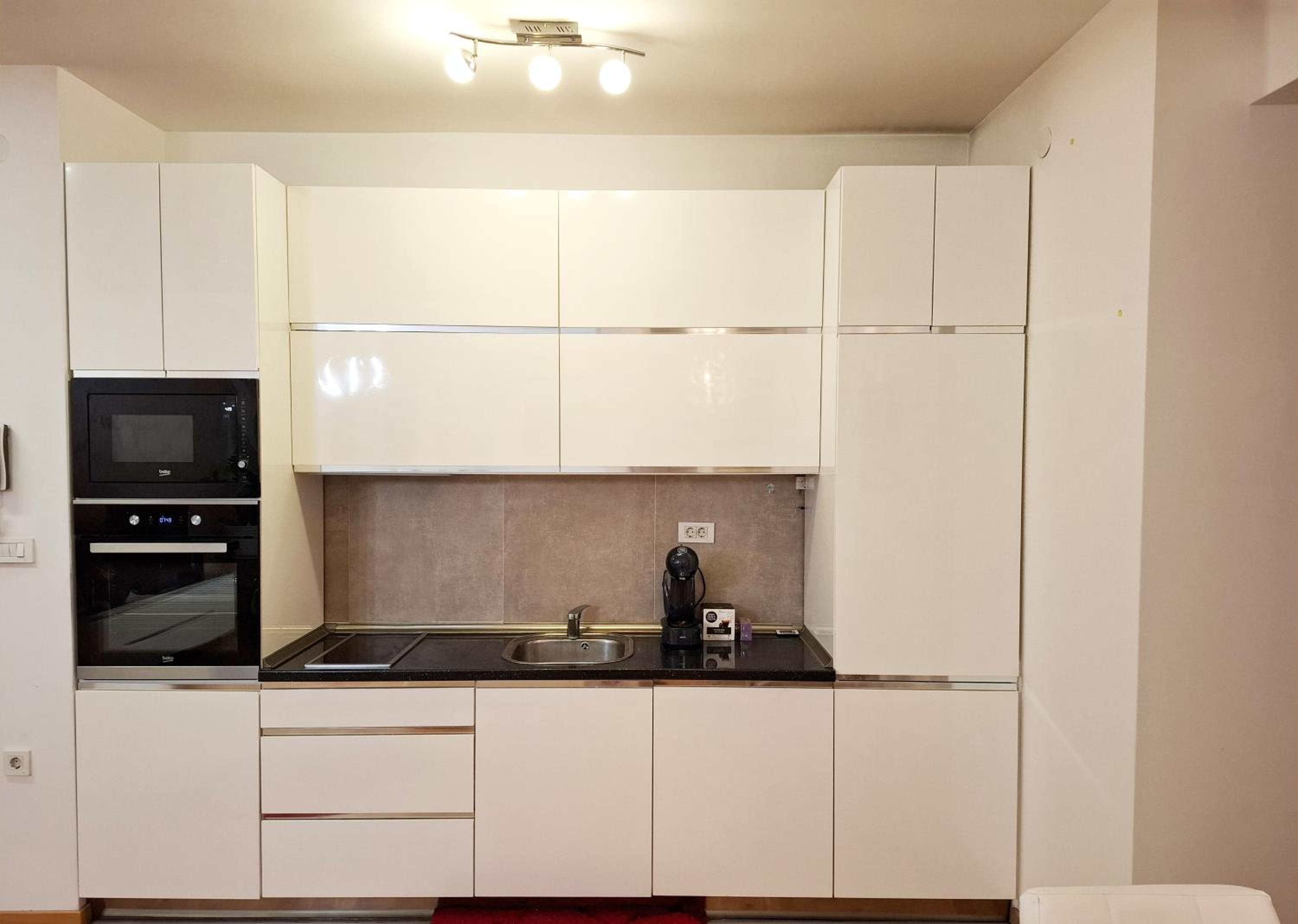 Metrok Luxury Two-Bedroom Apartment