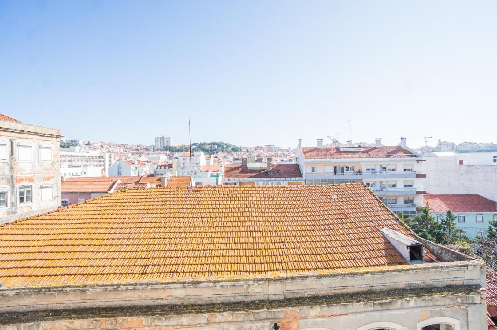 GuestReady - Chic and vibrant stay near Anjos photo 2