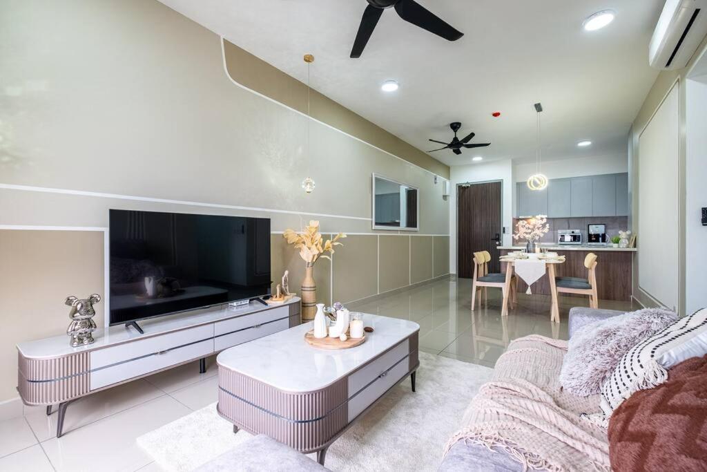 Family Gateaway M Vertica 4BR near w Infinity Pool