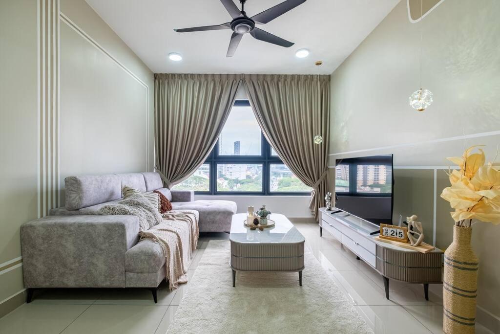 Family Gateaway M Vertica 4BR near w Infinity Pool