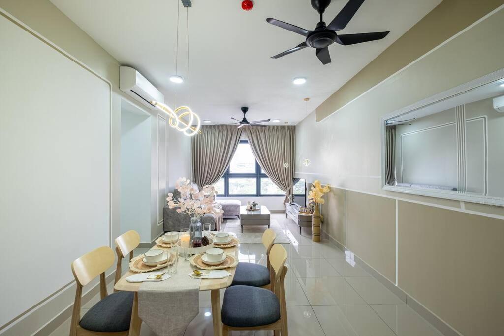 Family Gateaway M Vertica 4BR near w Infinity Pool