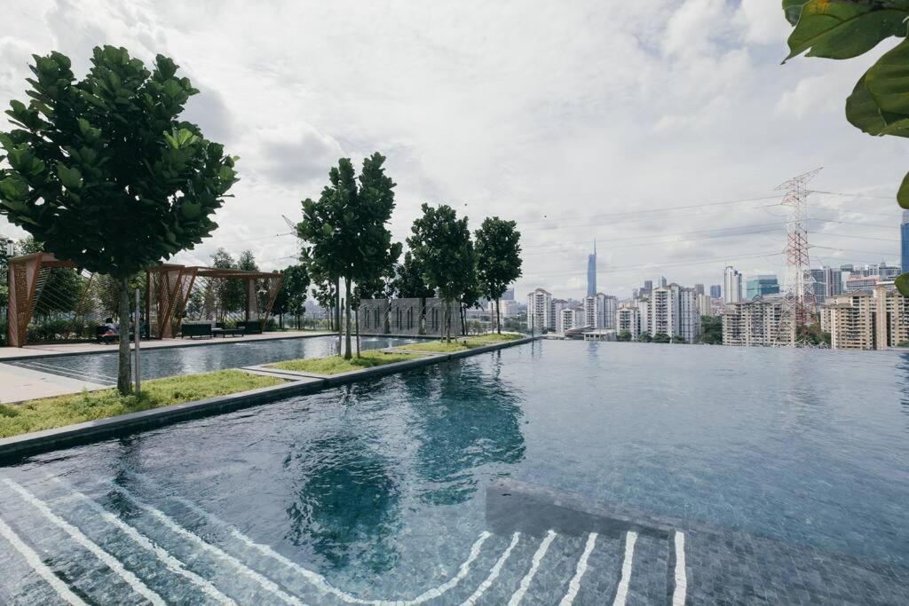 Family Gateaway M Vertica 4BR near w Infinity Pool