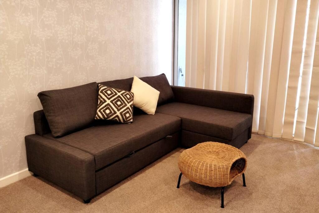 Unique Lvl 1 Apartment Morphett