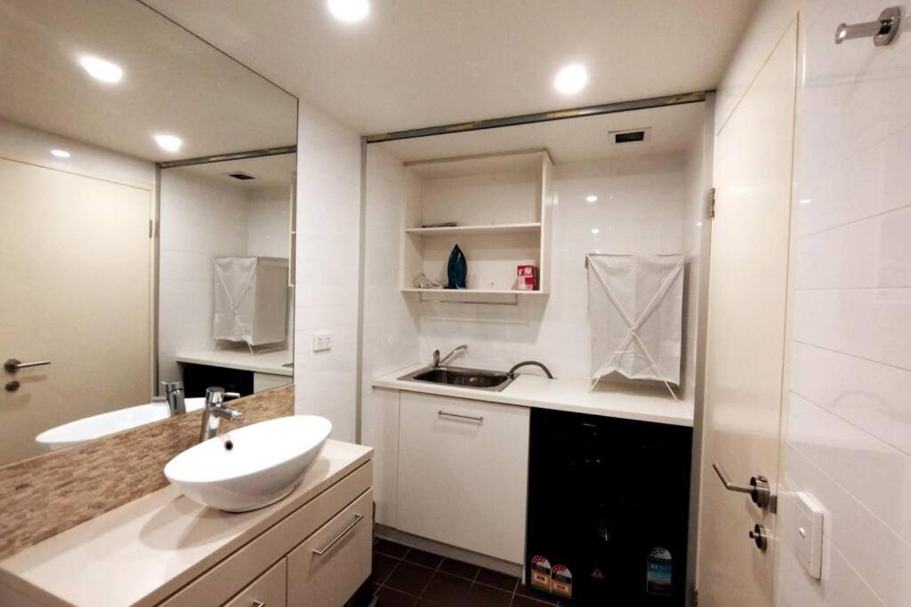 Unique Lvl 1 Apartment Morphett