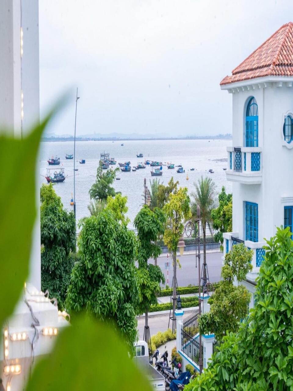Villa 6 Ngủ - Sát biển - Bể bơi riêng - Trung tâm Bãi Cháy