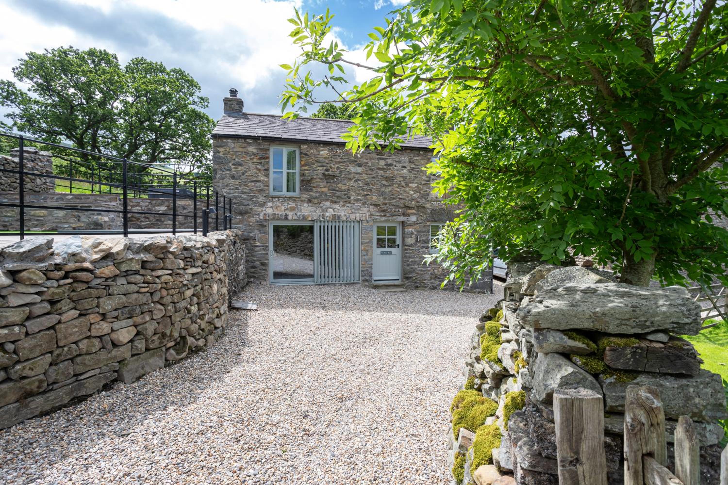 Hotel The Dog House with Hot Tub - Image 1