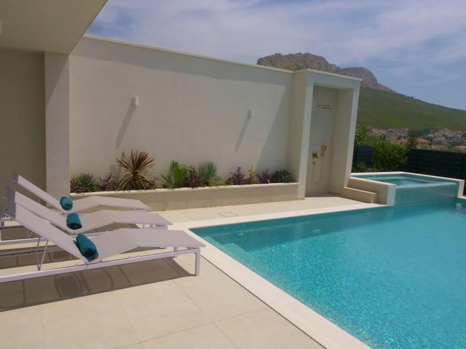 Villa Nikandra - A designer's dream - view 3