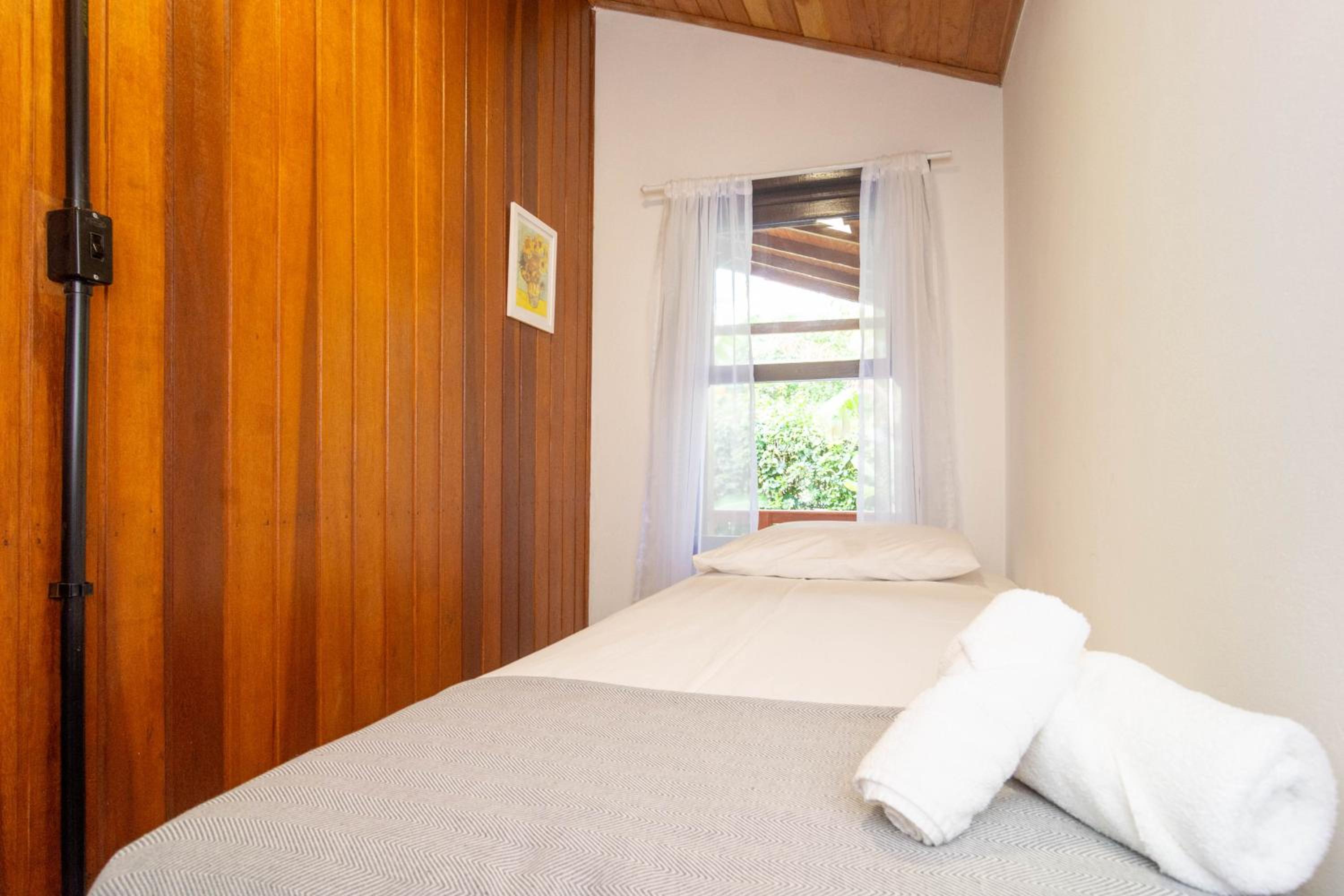 Casa Praiana poucos passos do Mar, Santinho AB9757