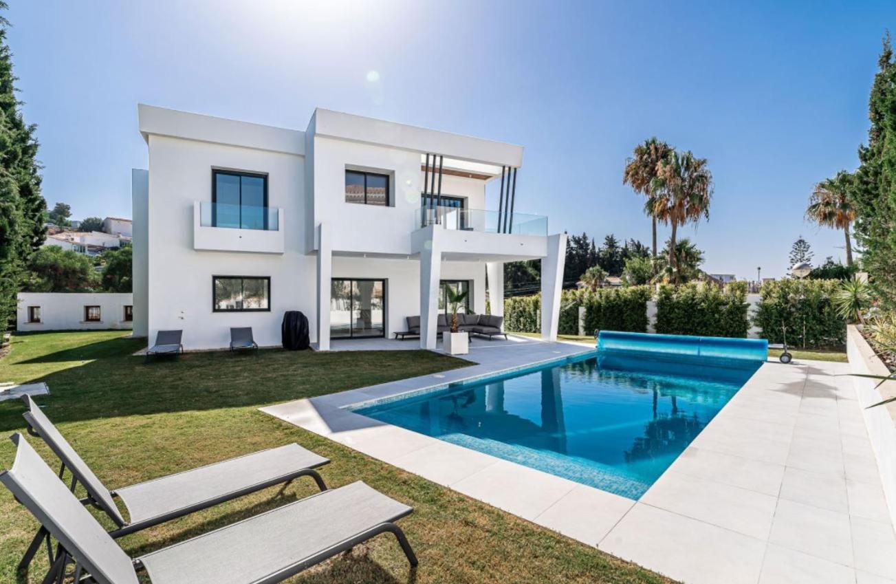ViVi Homes -Villa Ruby Pool, Garden, Golf & Beach
