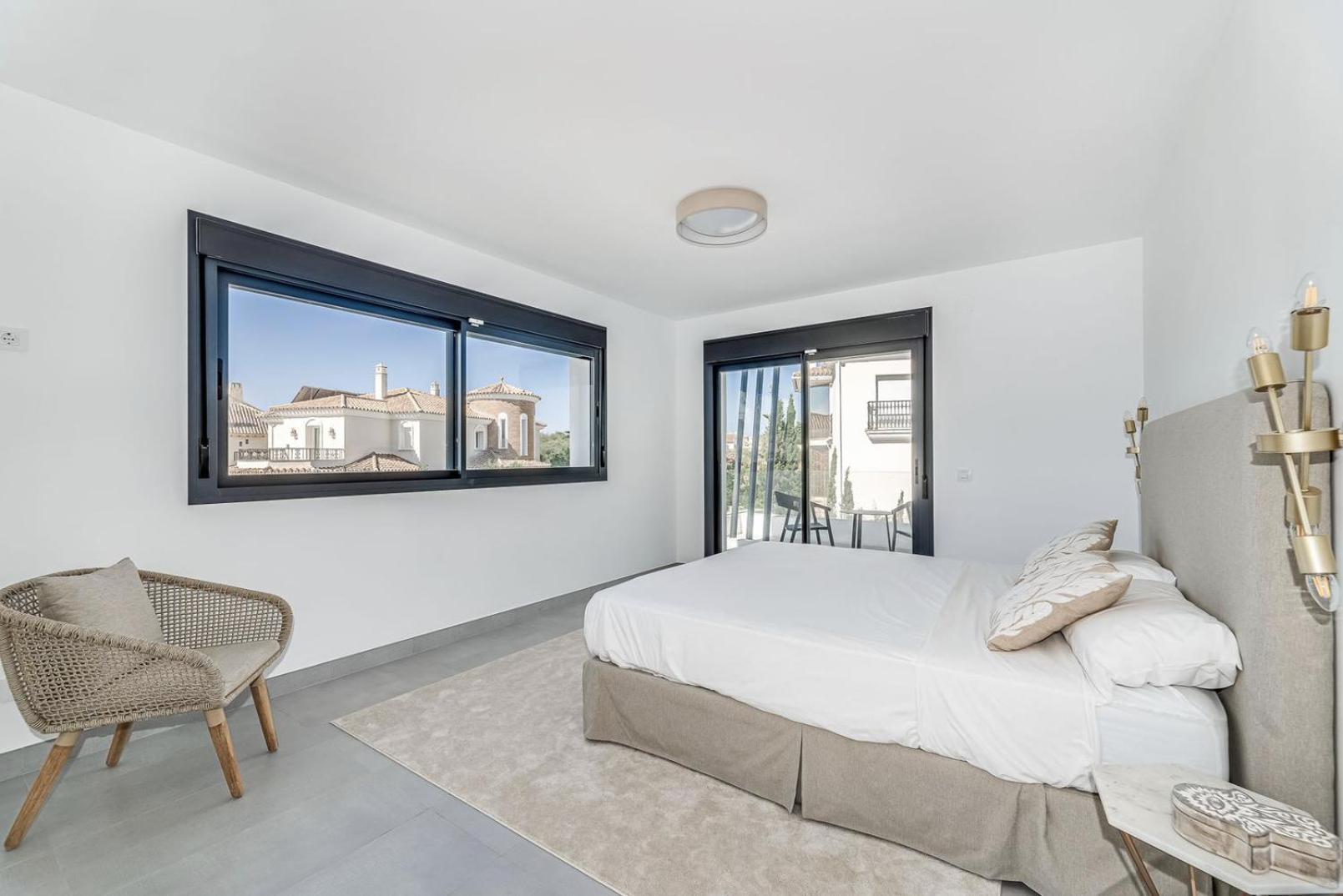 ViVi Homes -Villa Ruby Pool, Garden, Golf & Beach