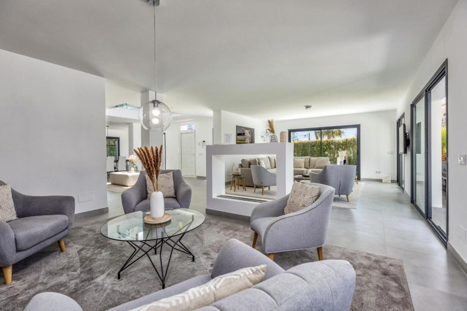 ViVi Homes -Villa Ruby Pool, Garden, Golf & Beach