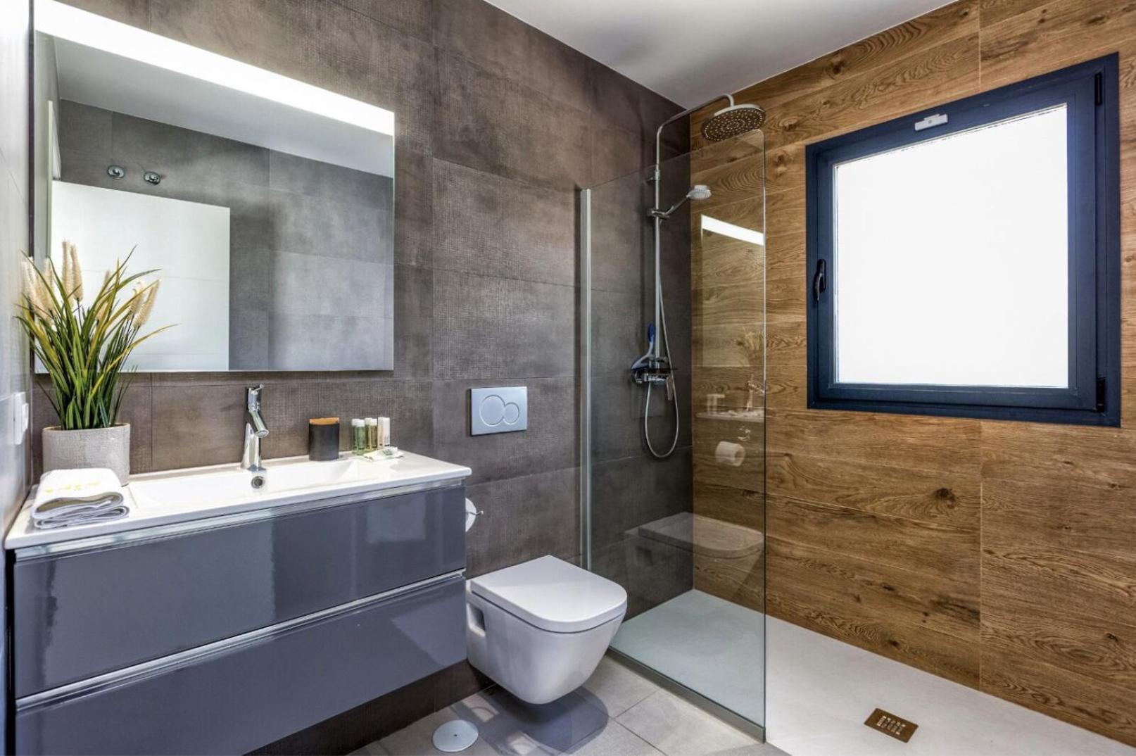 ViVi Homes -Villa Ruby Pool, Garden, Golf & Beach