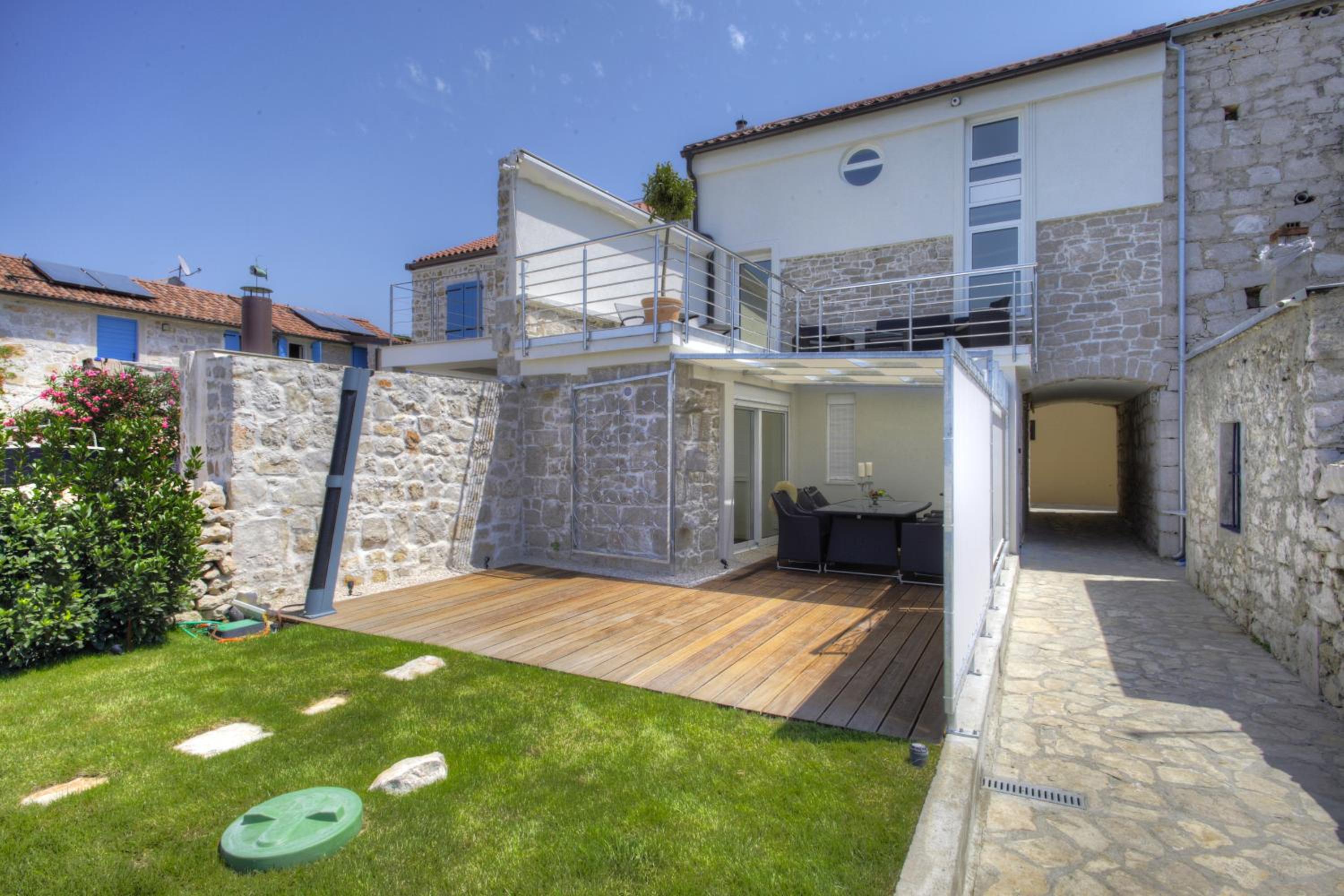 Waterfront Home - Villa Sailor's Delight photo 3