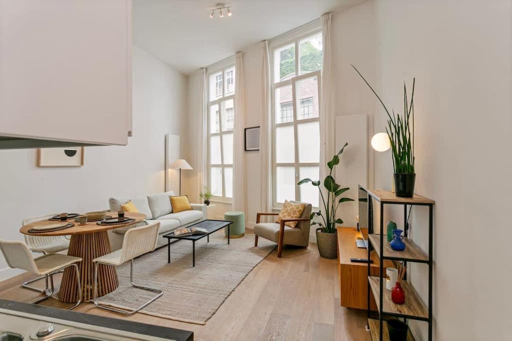 1-BR Centre Antwerp Haven with Patio
