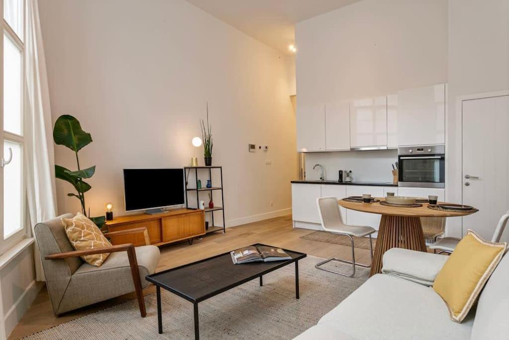1-BR Centre Antwerp Haven with Patio