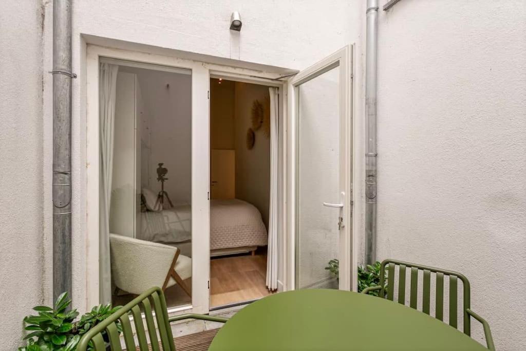 1-BR Centre Antwerp Haven with Patio