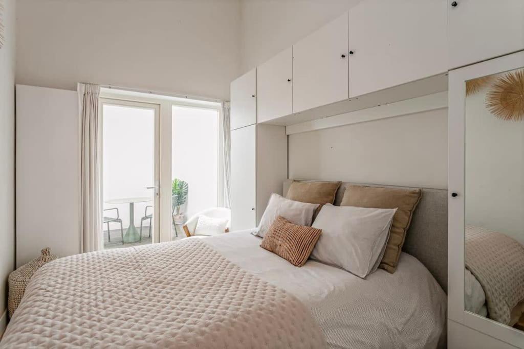 1-BR Centre Antwerp Haven with Patio